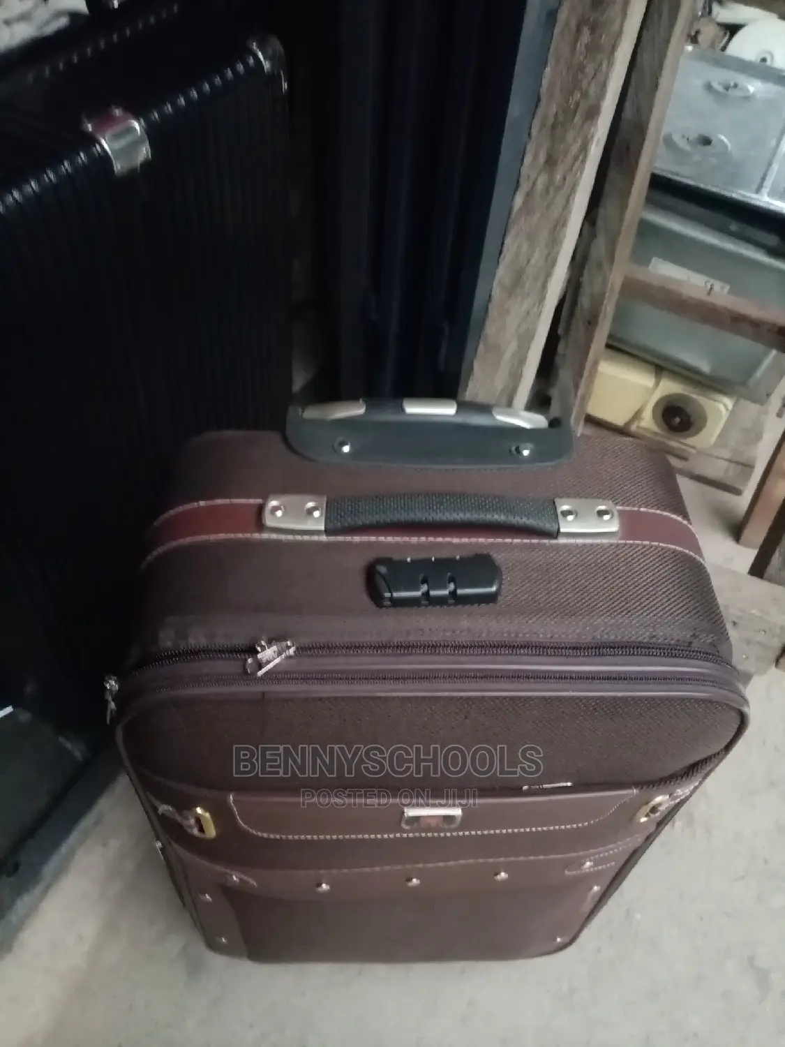 Medium Coffee Brown 2 Wheels Traveling Luggage Box