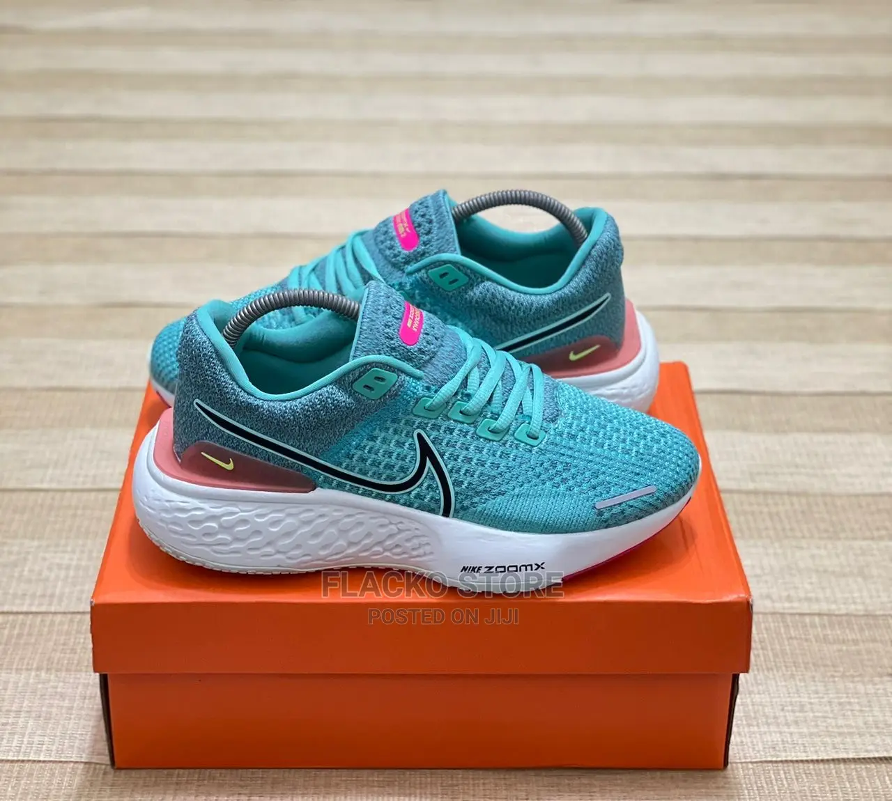 Original Nike Air Zoomx Invincible Run Flyknit Sneakers