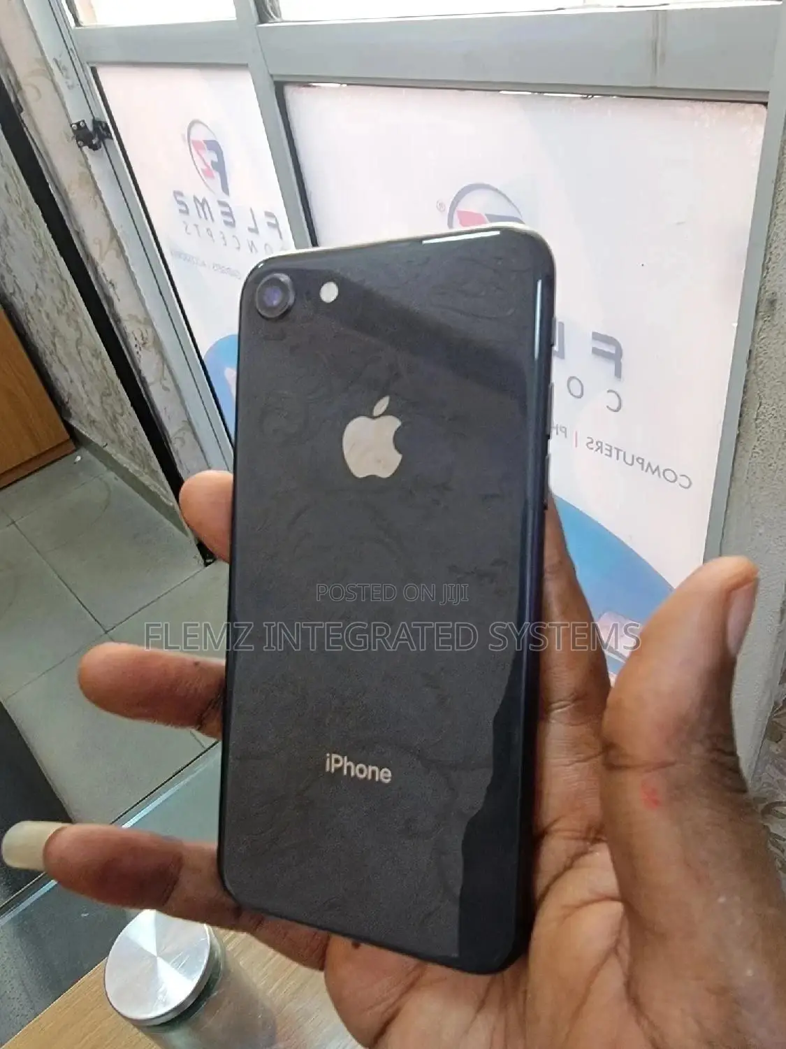 Apple iPhone 8 64 GB Black