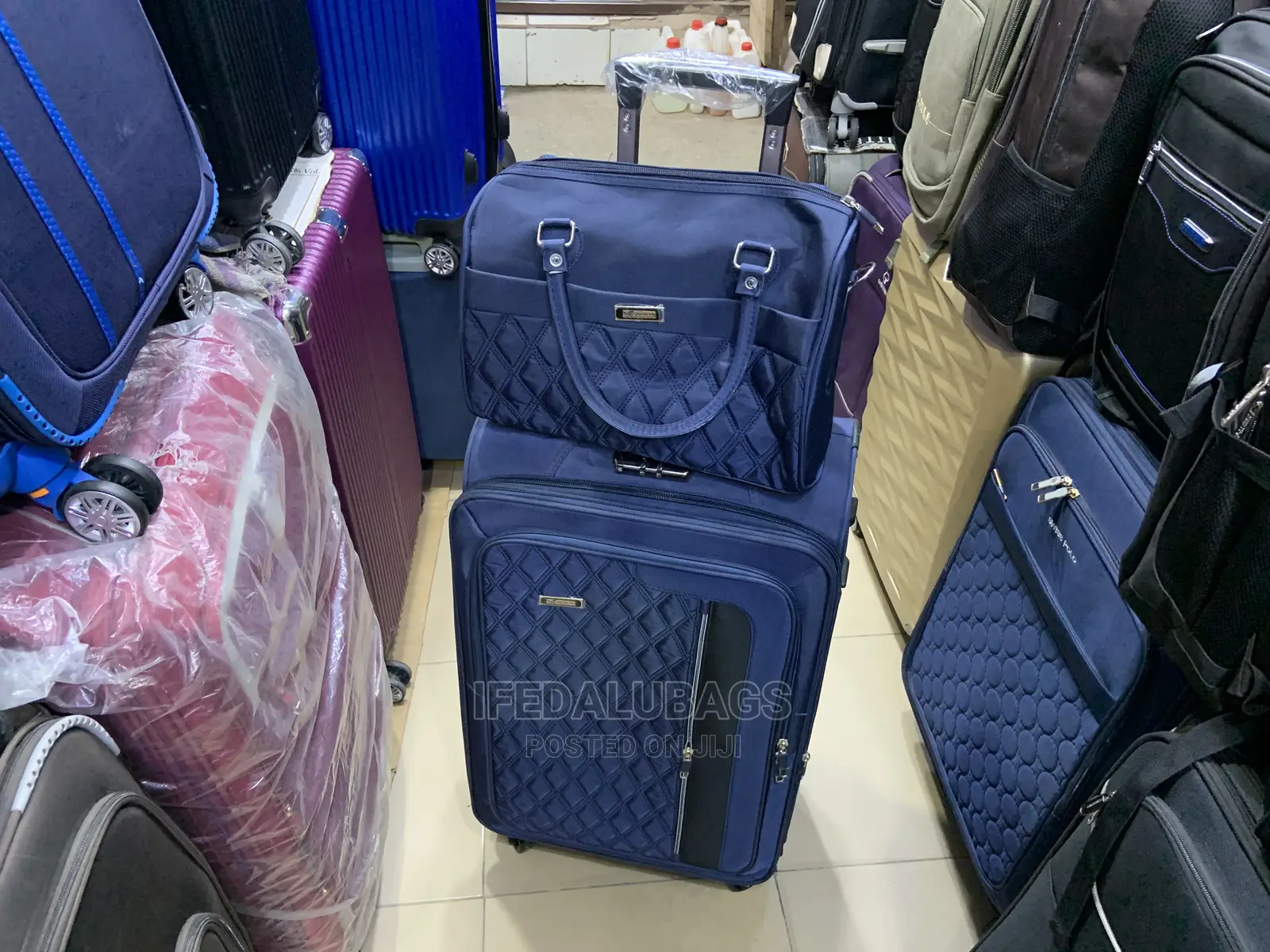 Medium Size Quality Traveling Luggage With Carry on Kit