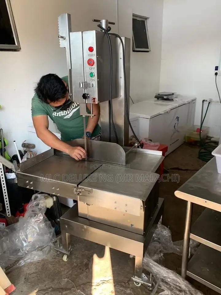 STANDING TYPE BUTCHERY MACHINE/Standing Band Saw Machine