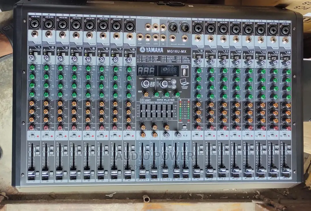 Yamaha 16 Channels Mixer
