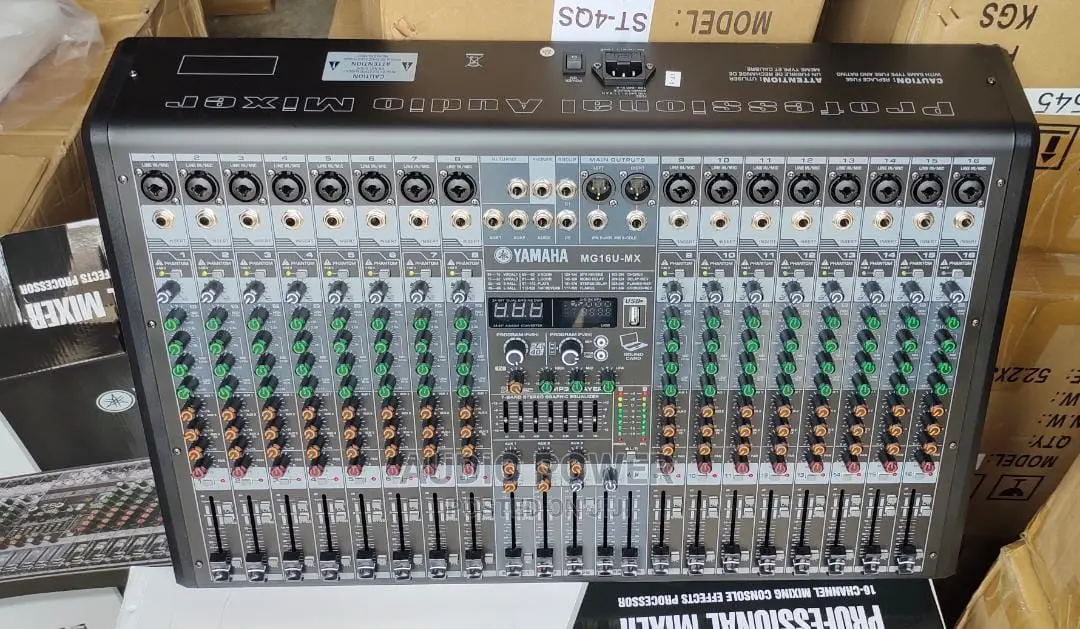 Yamaha 16 Channels Mixer