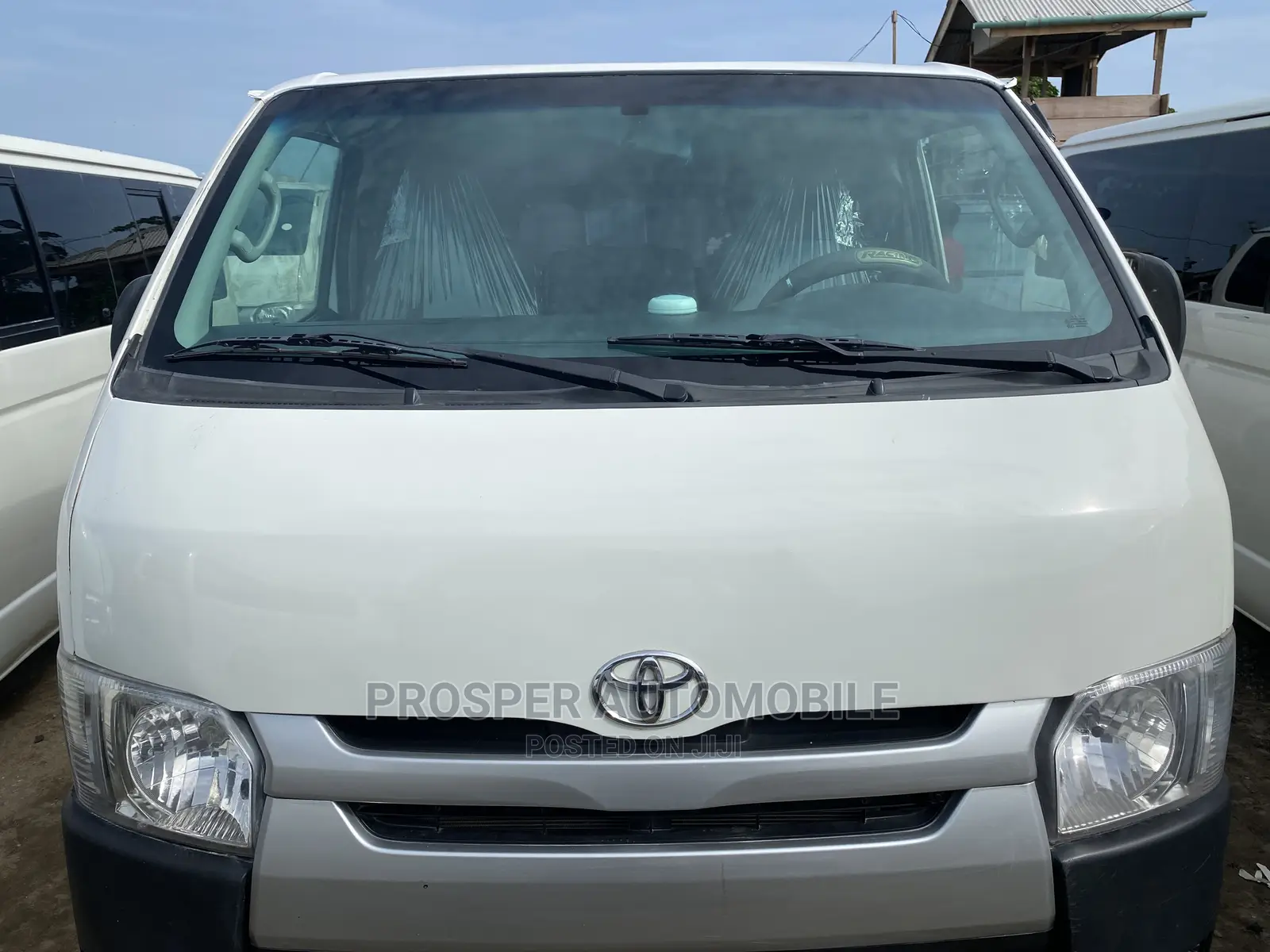 Toyota HiAce 2010 White