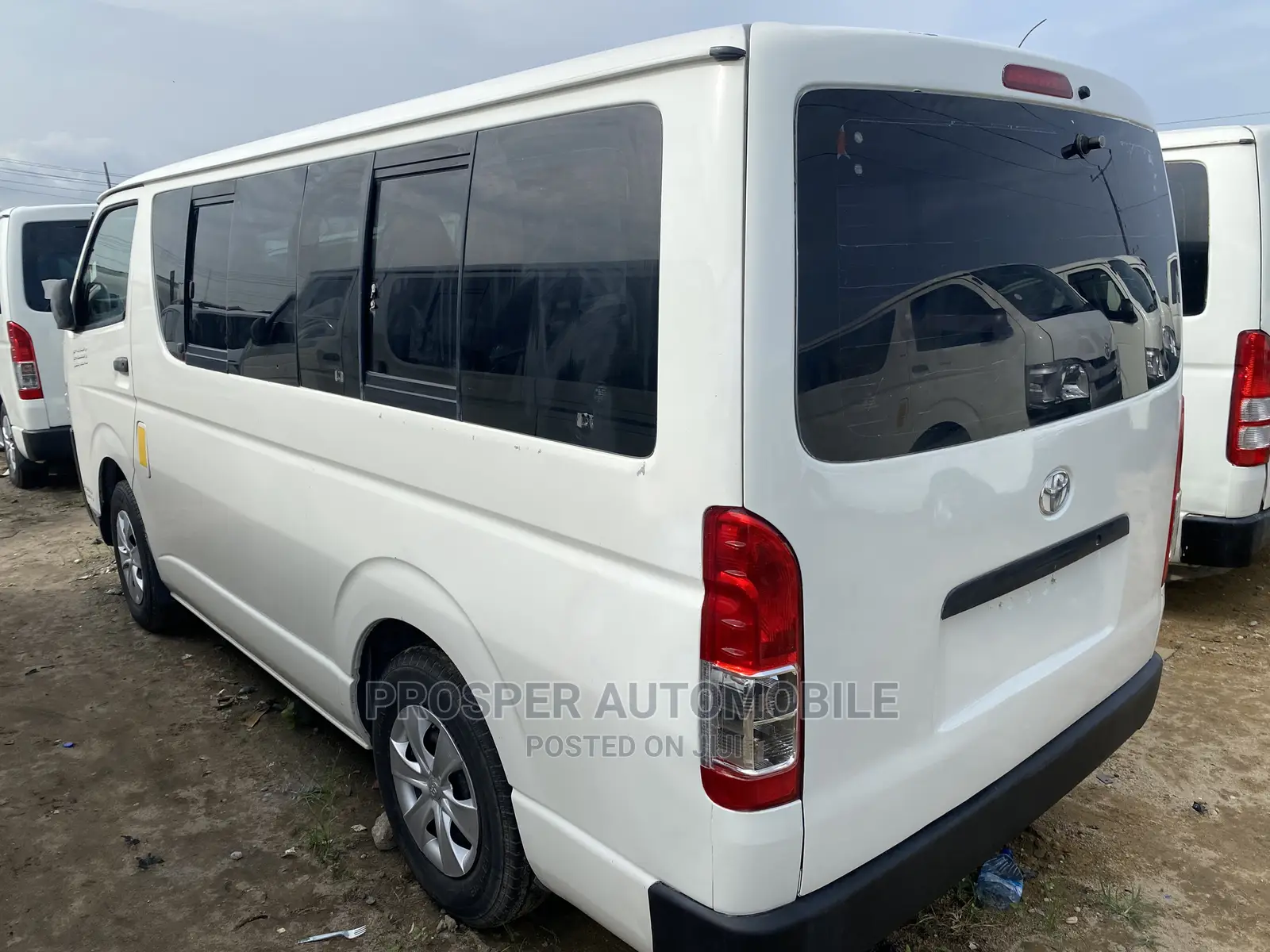 Toyota HiAce 2010 White