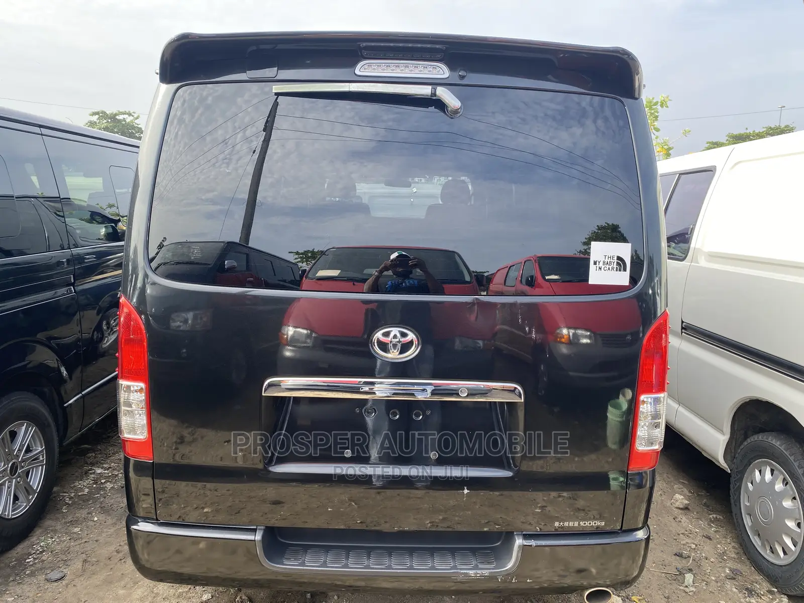 Toyota HiAce 2010 Black