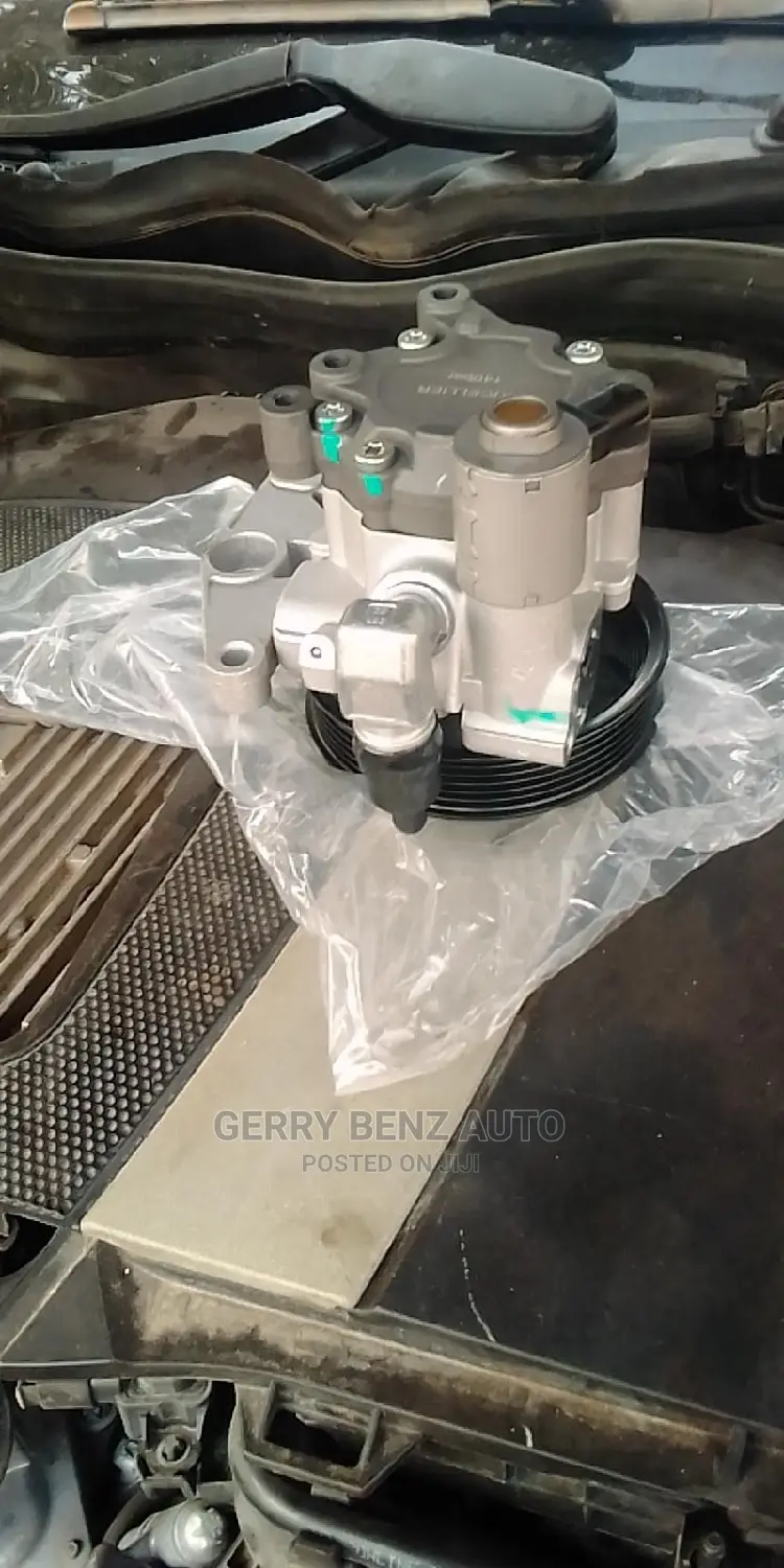 Power Steering Pump for Mercedes Benz C300,GLK350,C240,E350