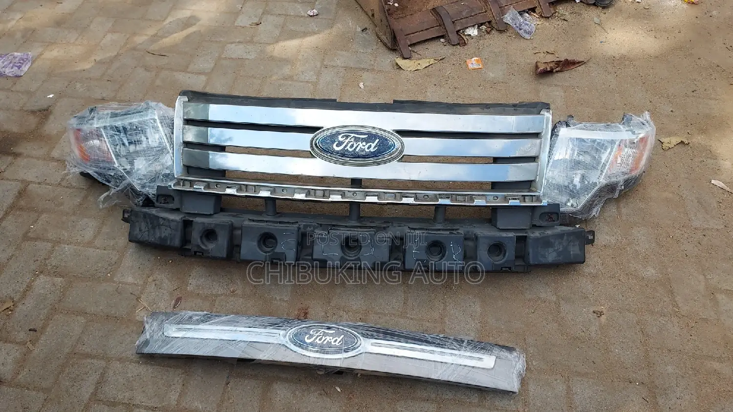 Complete Headlight and Frontgrill Ford Edge 2008