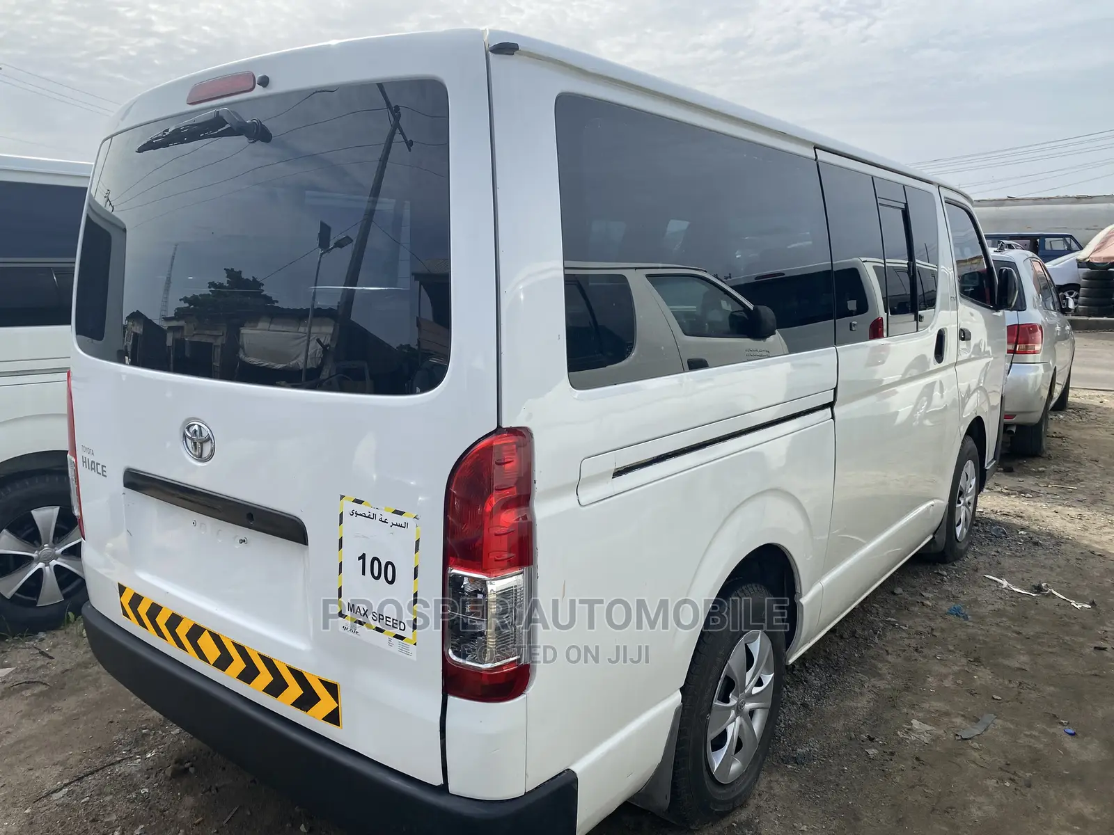 Toyota HiAce 2011 White