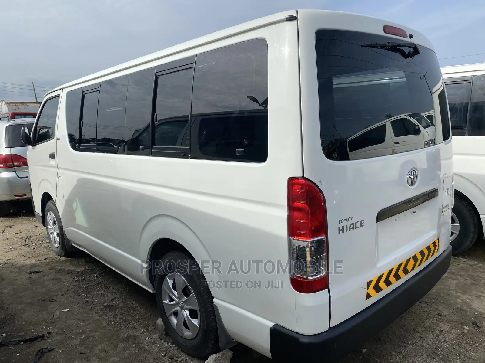 Toyota HiAce 2011 White