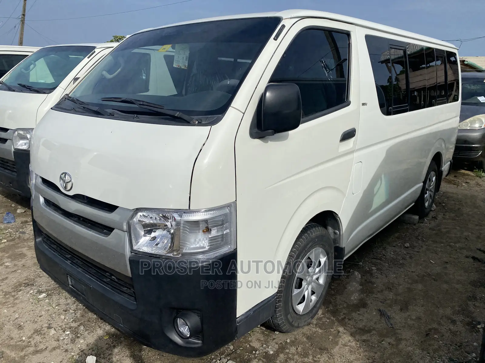 Toyota HiAce 2011 White