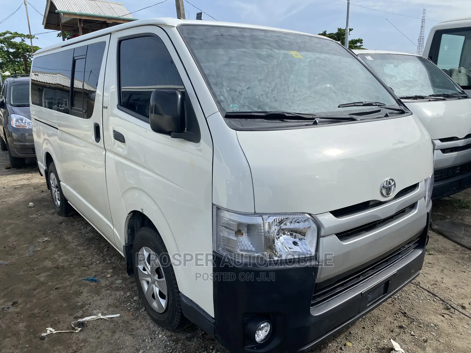 Toyota HiAce 2011 White