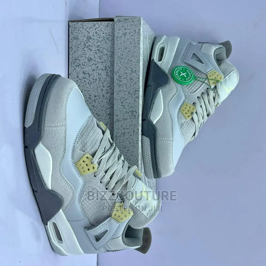 Original AIR JORDAN 4 Retro SE Photo Dust Available in Store