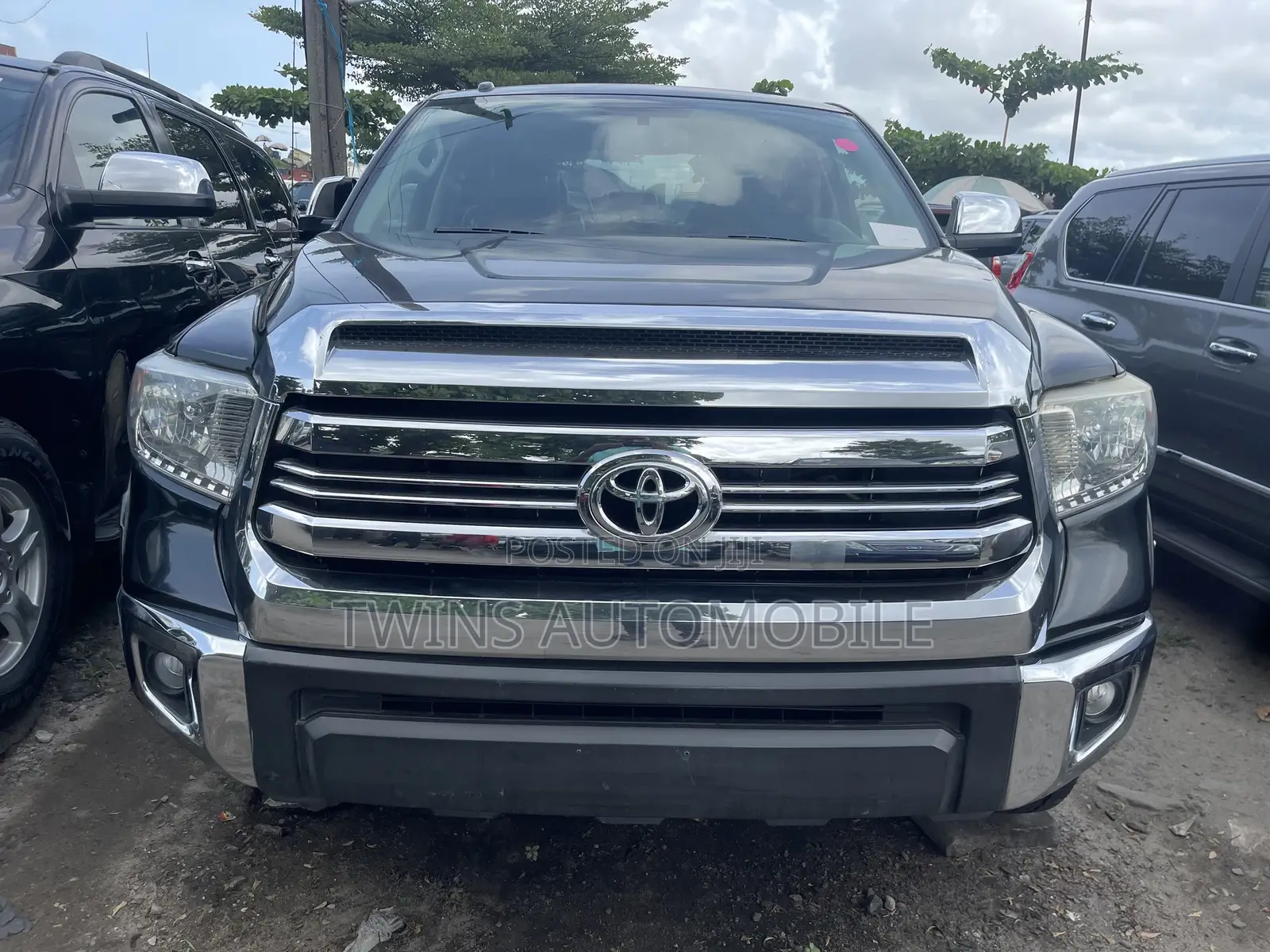Toyota Tundra 2017 Black