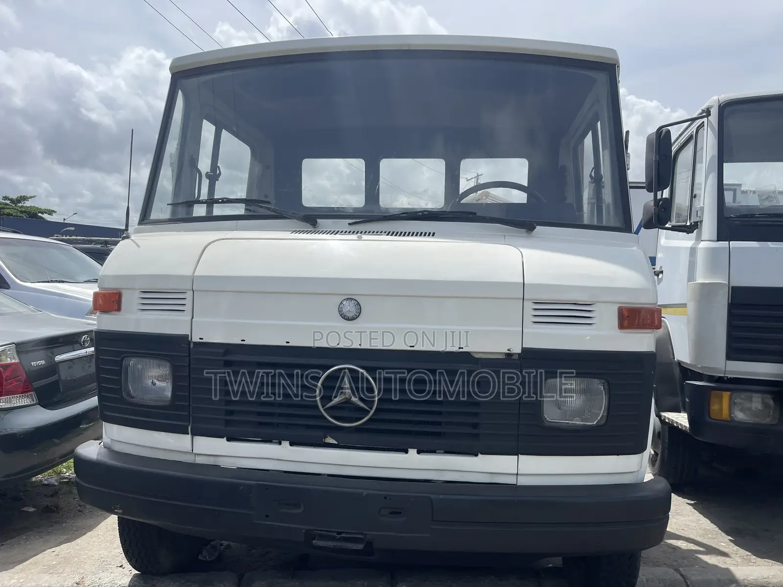Mercedes-Benz 608 White Pickup