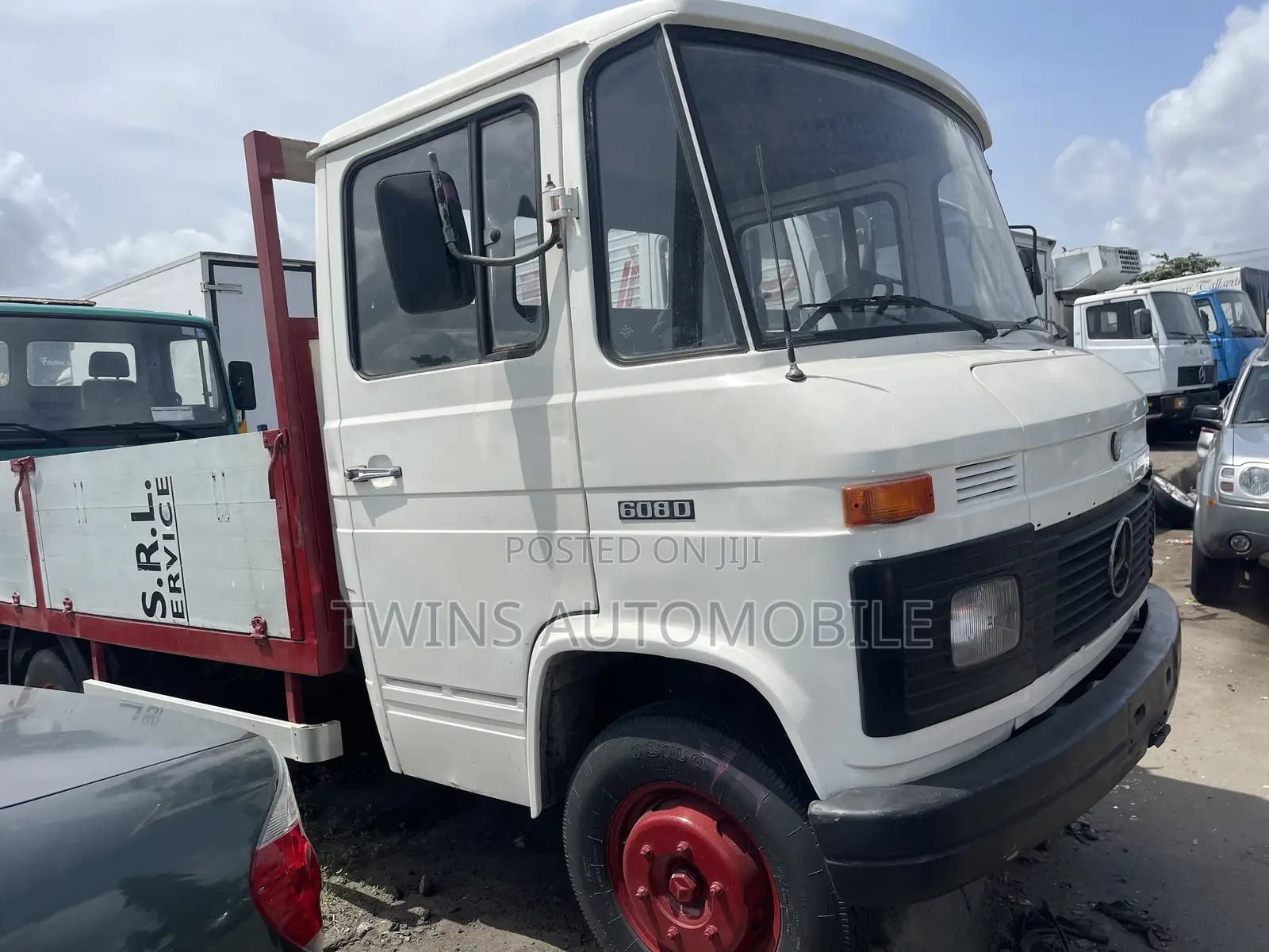 Mercedes-Benz 608 White Pickup