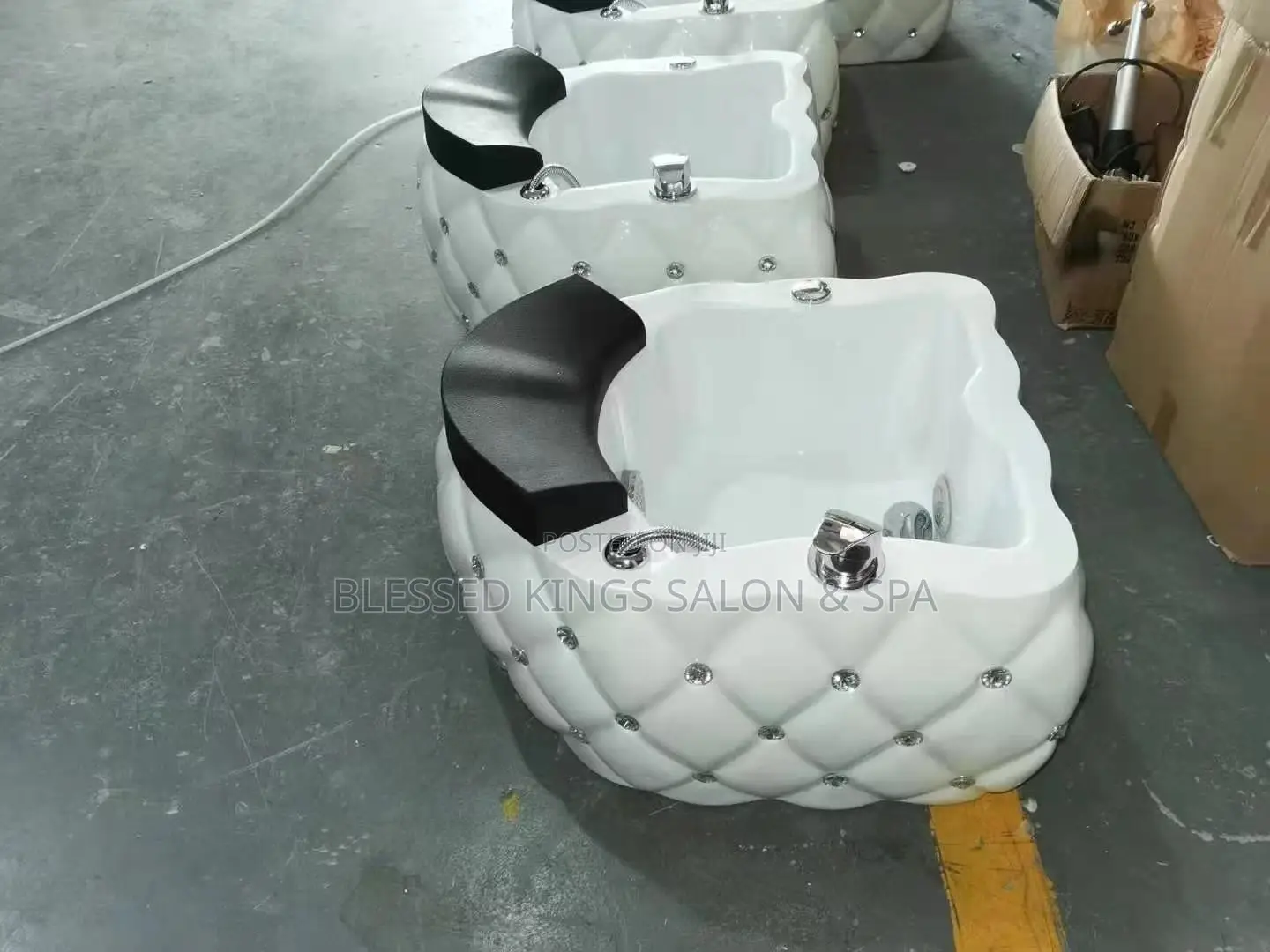 Shampoo Chair, Mirror With Chair and Spa Bowl