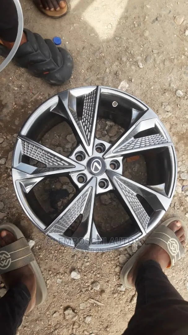 High Quality Certified Certified Alloyed Rims Lots of Sizes