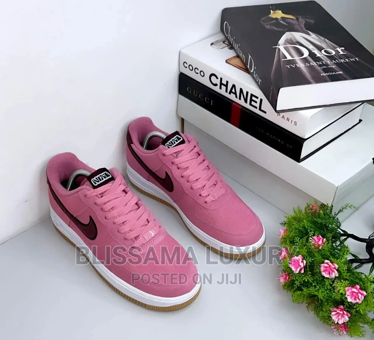 Nike Airforce 1 Low Double Swoosh Sneakers