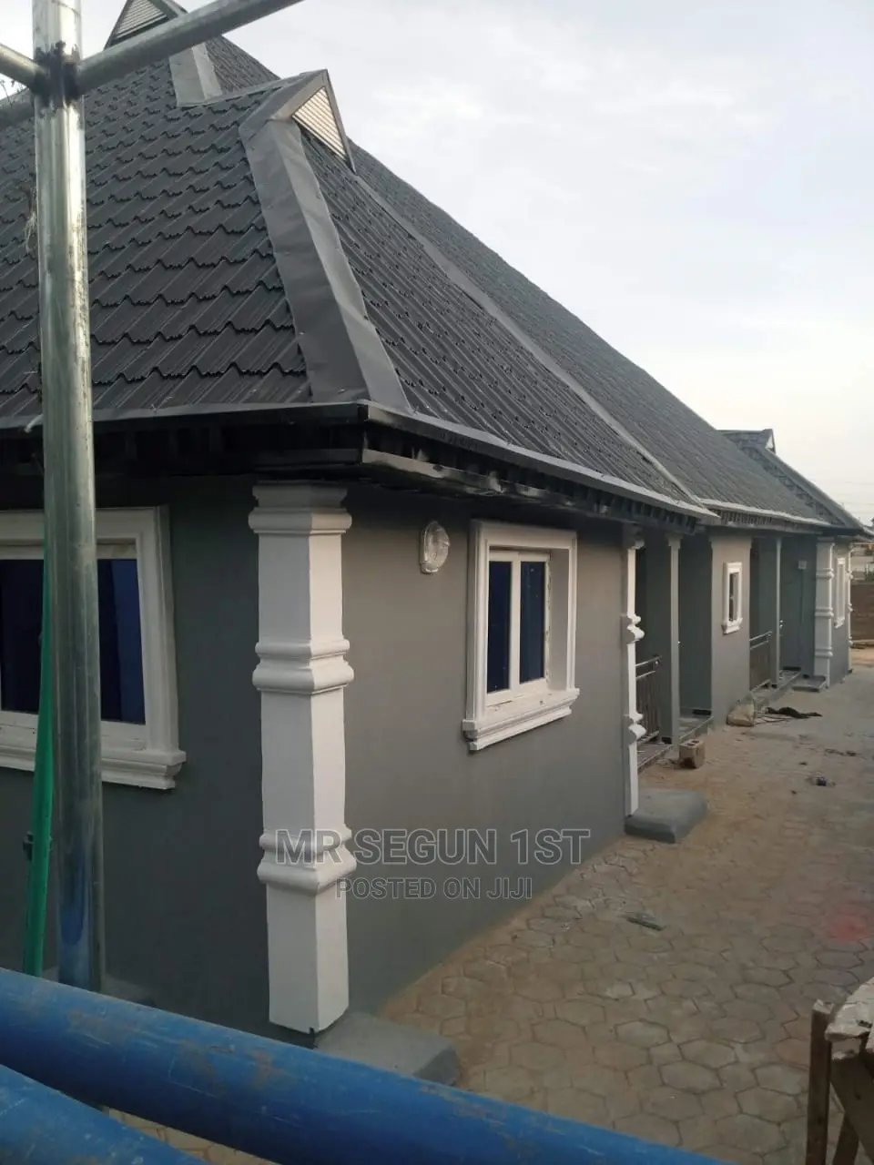 5bdrm Block of Flats in Providenc Estate, Akala Express for Sale