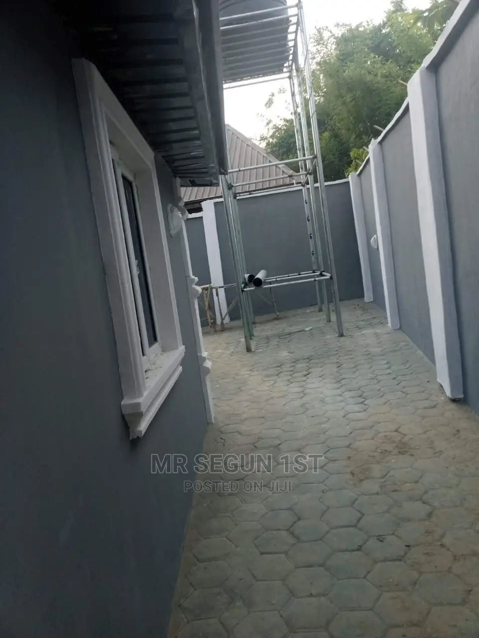 5bdrm Block of Flats in Providenc Estate, Akala Express for Sale