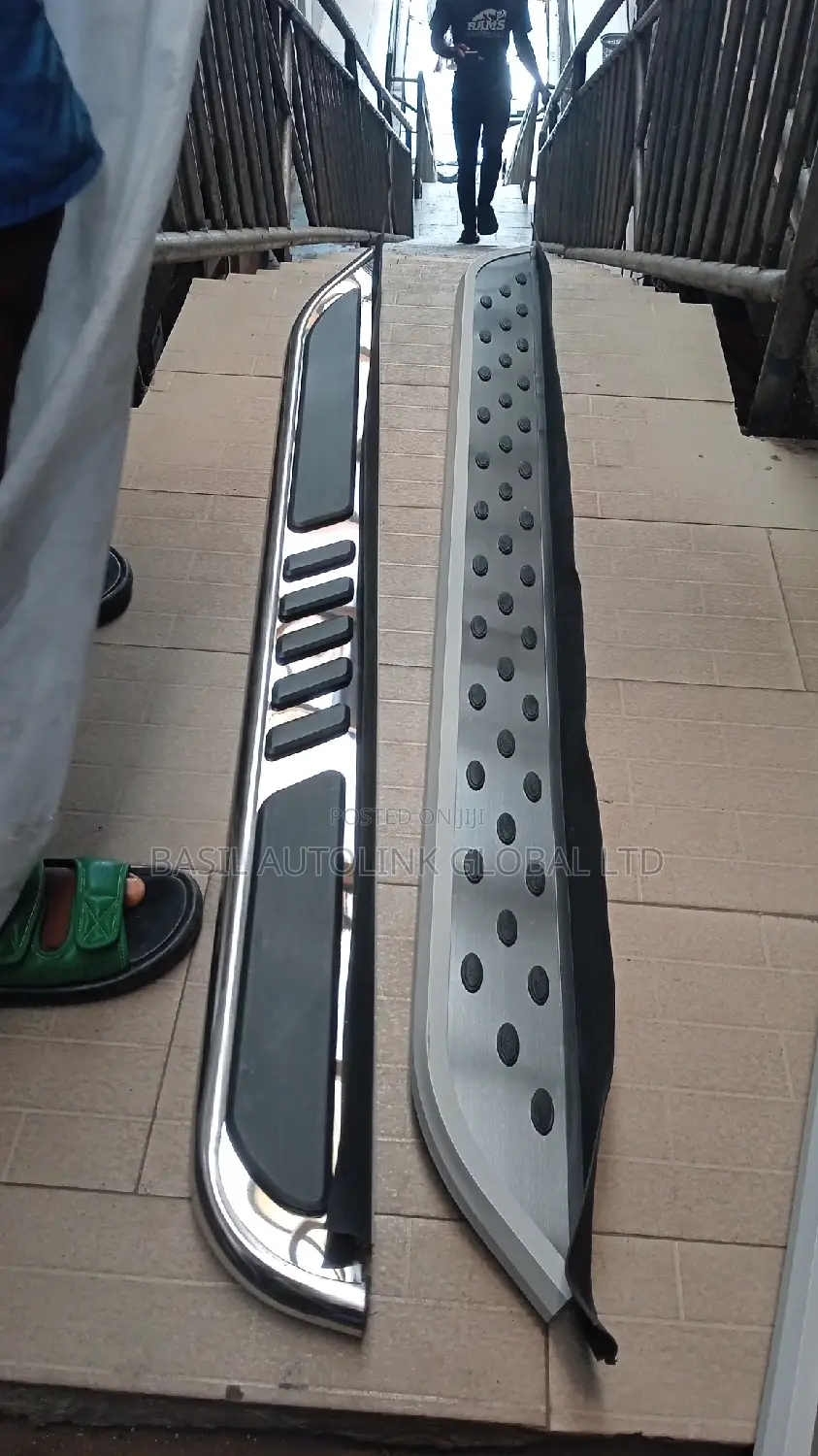 Side Steps With Accessories Highlander 012-014 Model