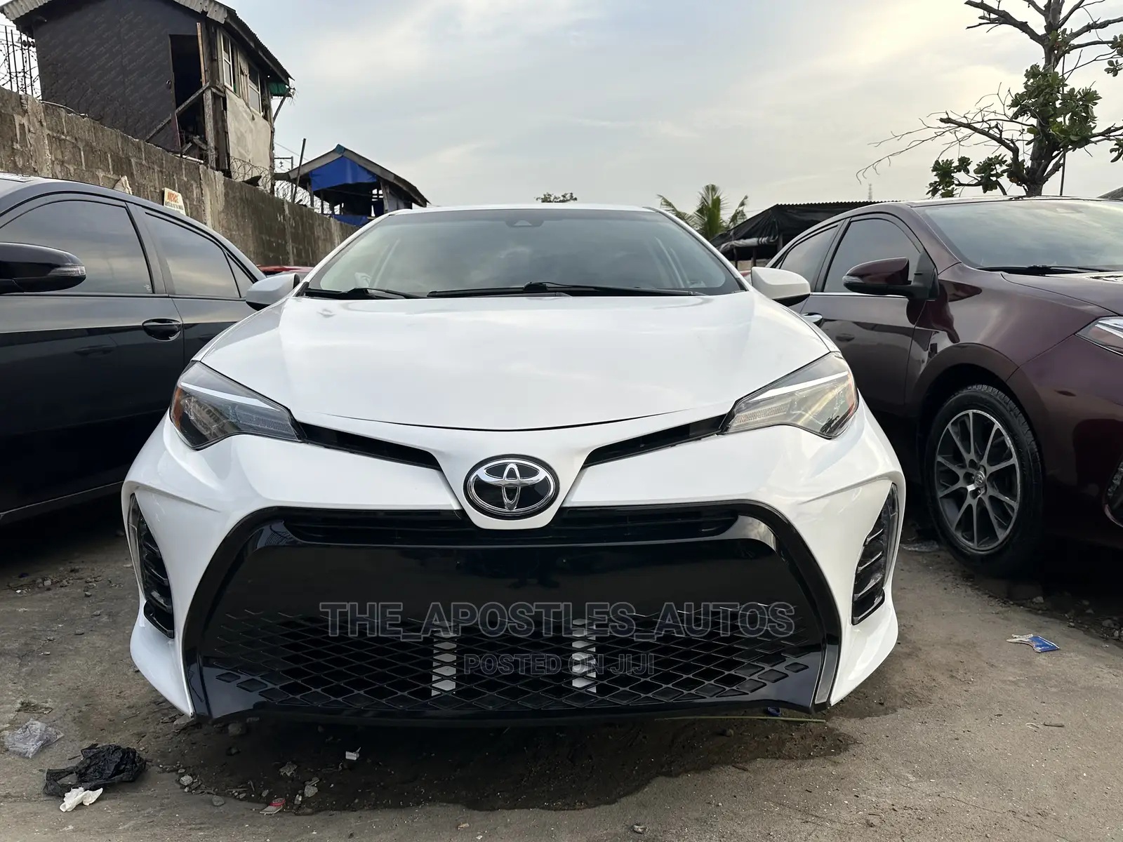 Toyota Corolla SE (1.8L 4cyl 6M) 2018 White