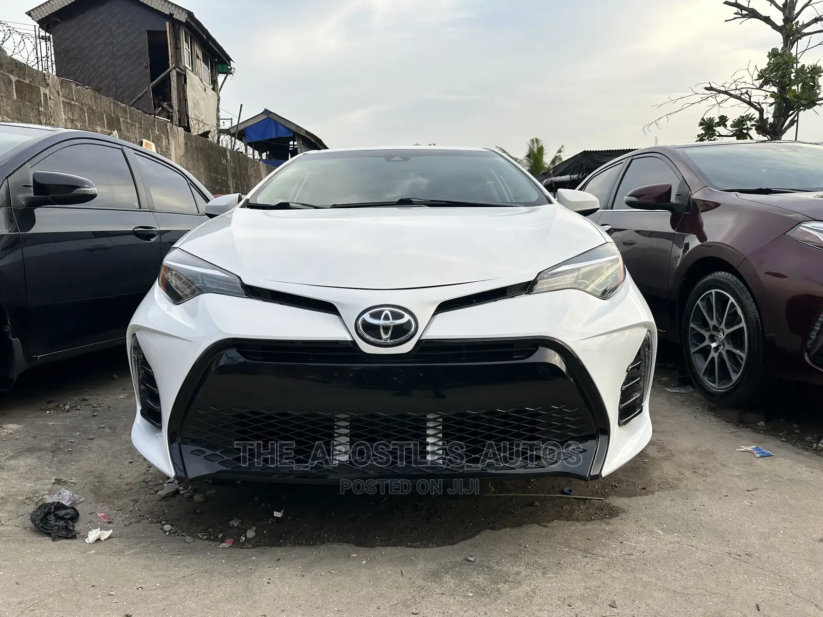 Toyota Corolla SE (1.8L 4cyl 6M) 2018 White