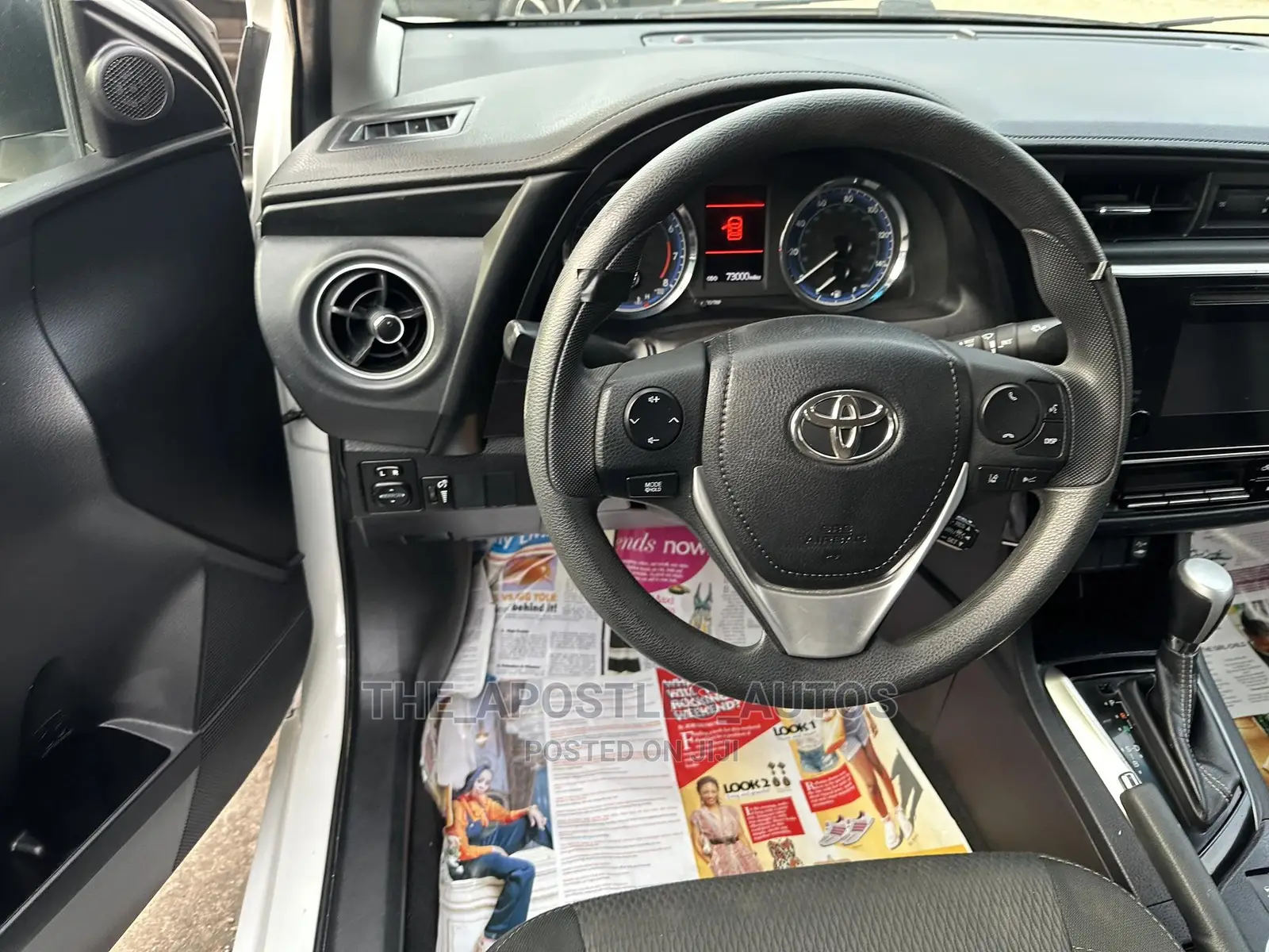 Toyota Corolla SE (1.8L 4cyl 6M) 2018 White