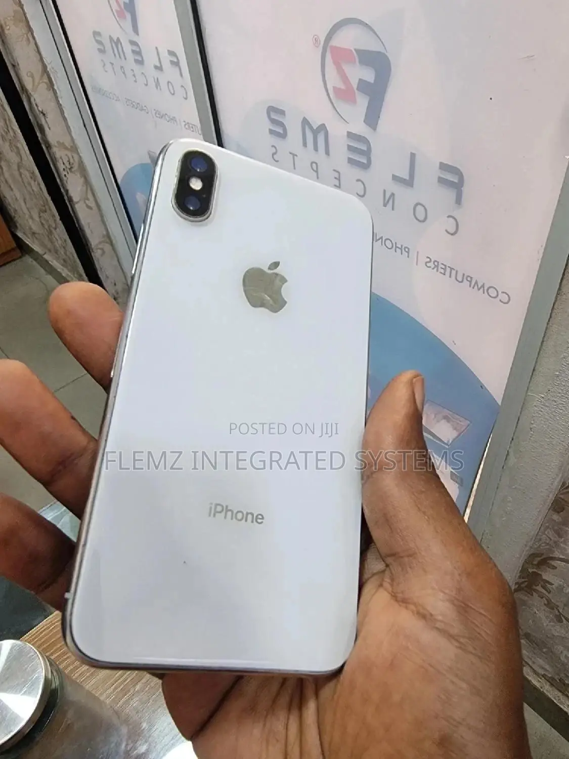 Apple iPhone X 64 GB White