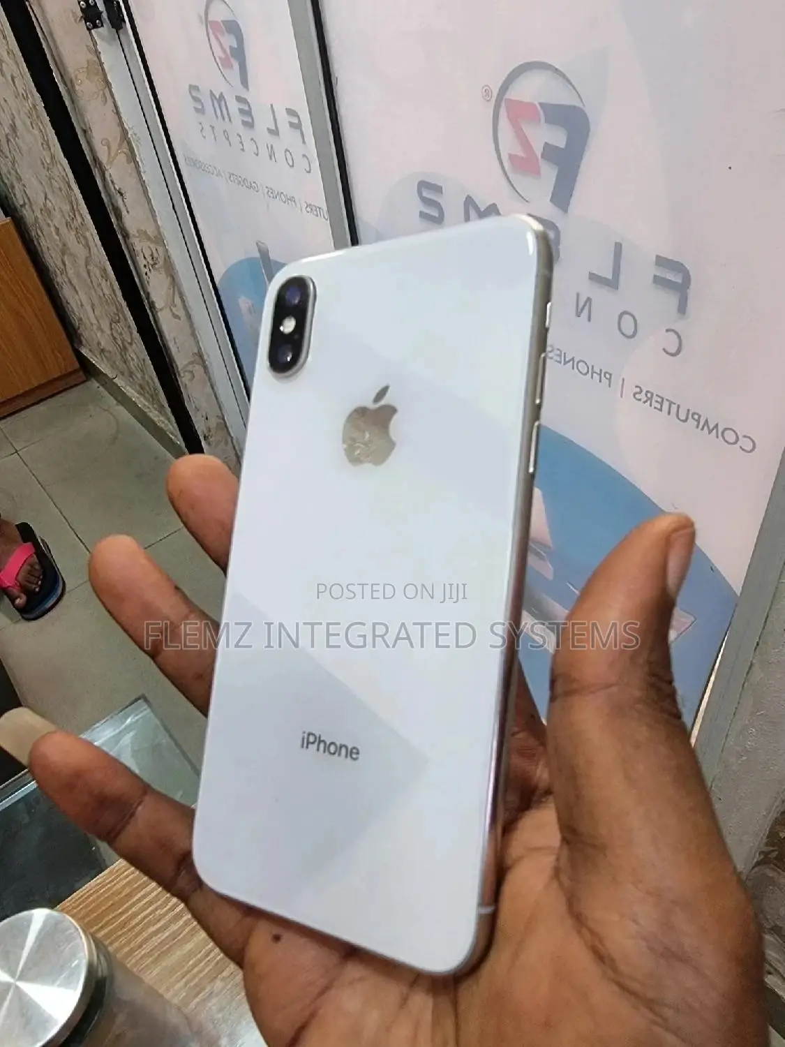 Apple iPhone X 64 GB White