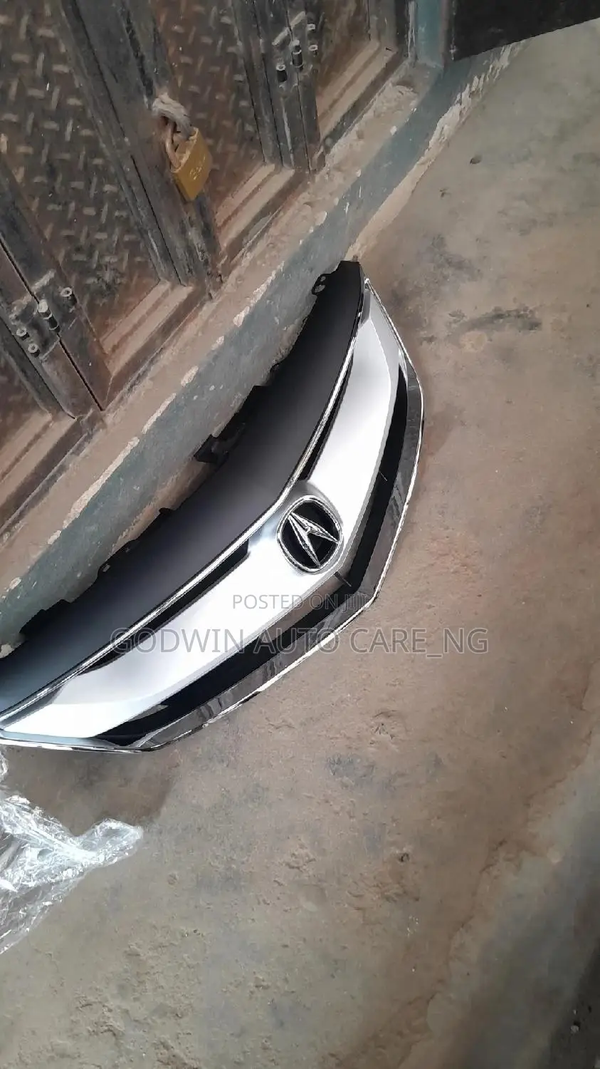 Front Grille 2017 Acura ILX.