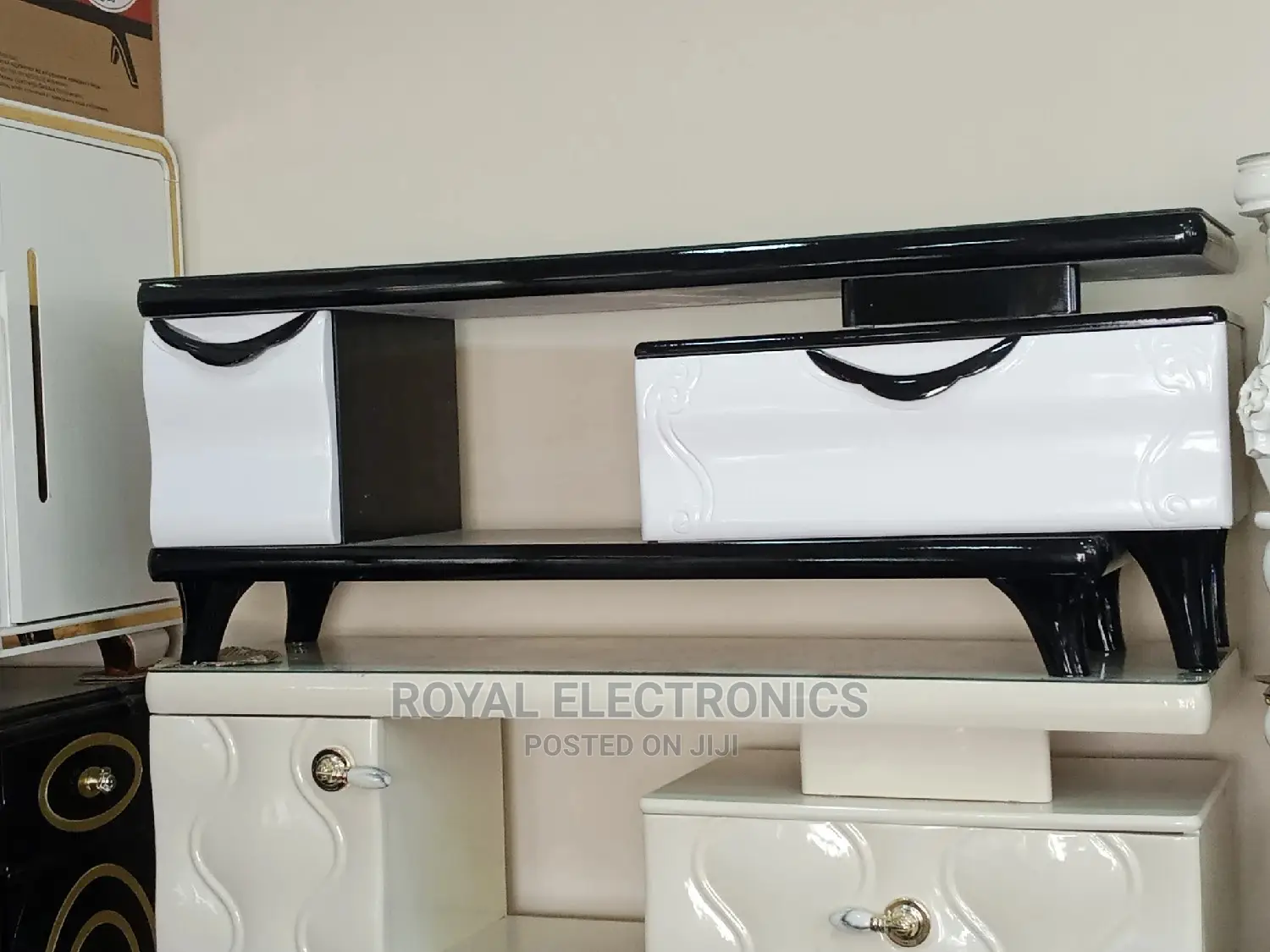 Classic Modern Living Room TV Stand With Double Drawers