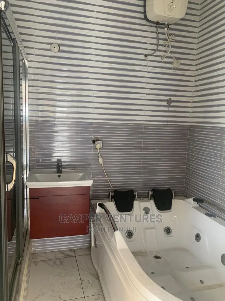 Studio Apartment in Itedo, Idado for rent