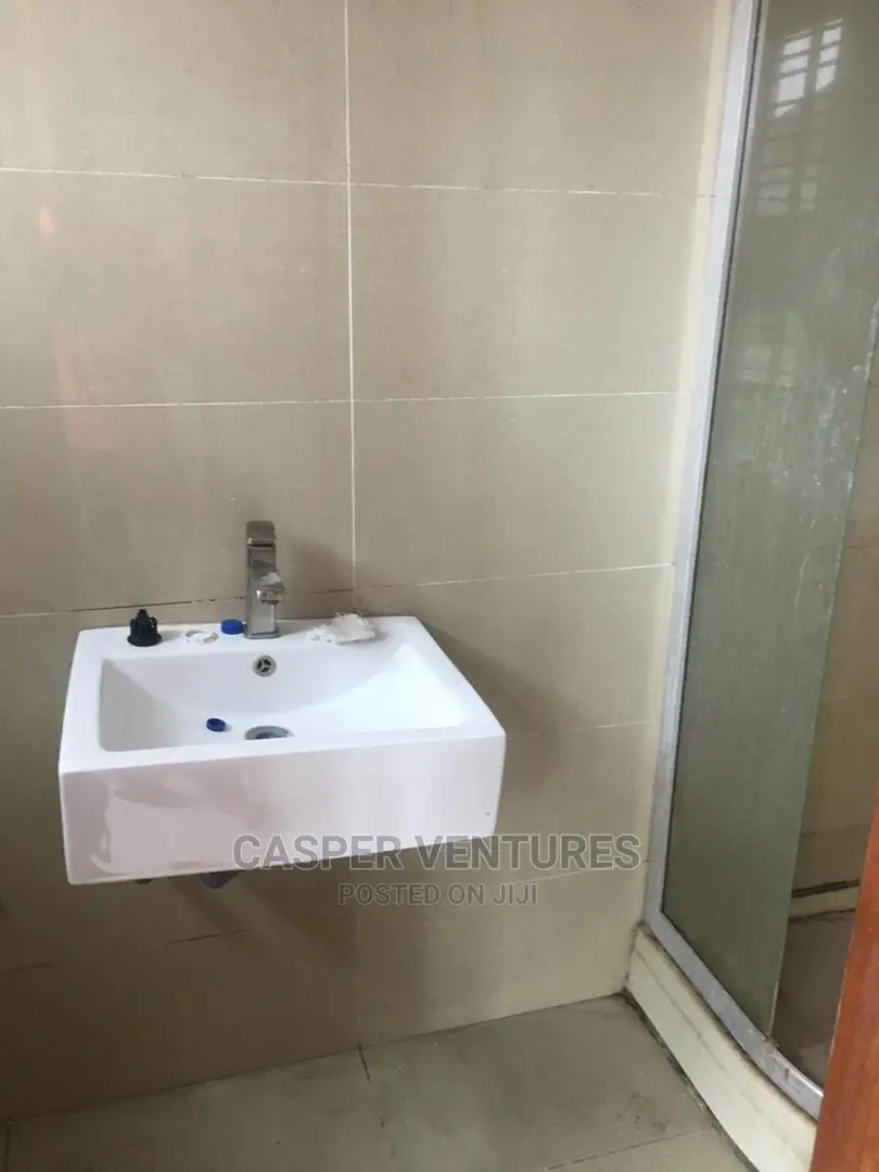 Studio Apartment in Itedo, Idado for rent