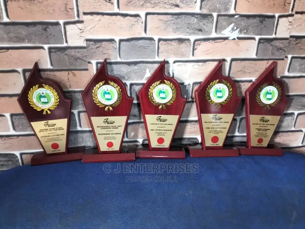 Wooden Award Plaque Y7