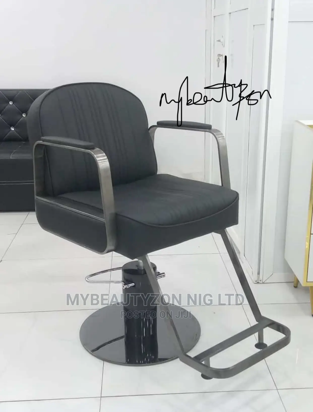 Standard Black Base Salon Chair