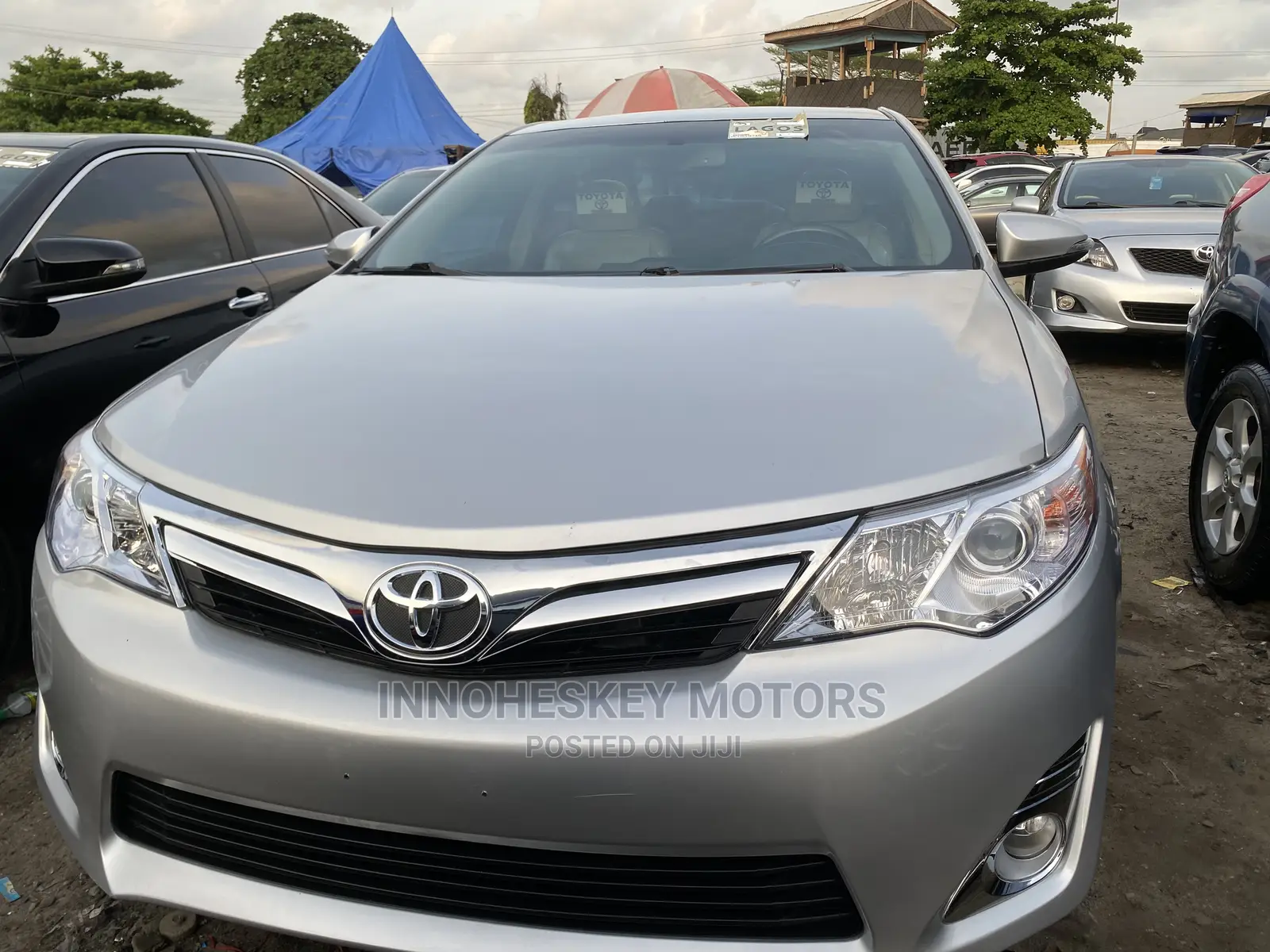 Toyota Camry XLE V6 4dr Sedan (3.5L 6cyl 6A) 2012 Silver