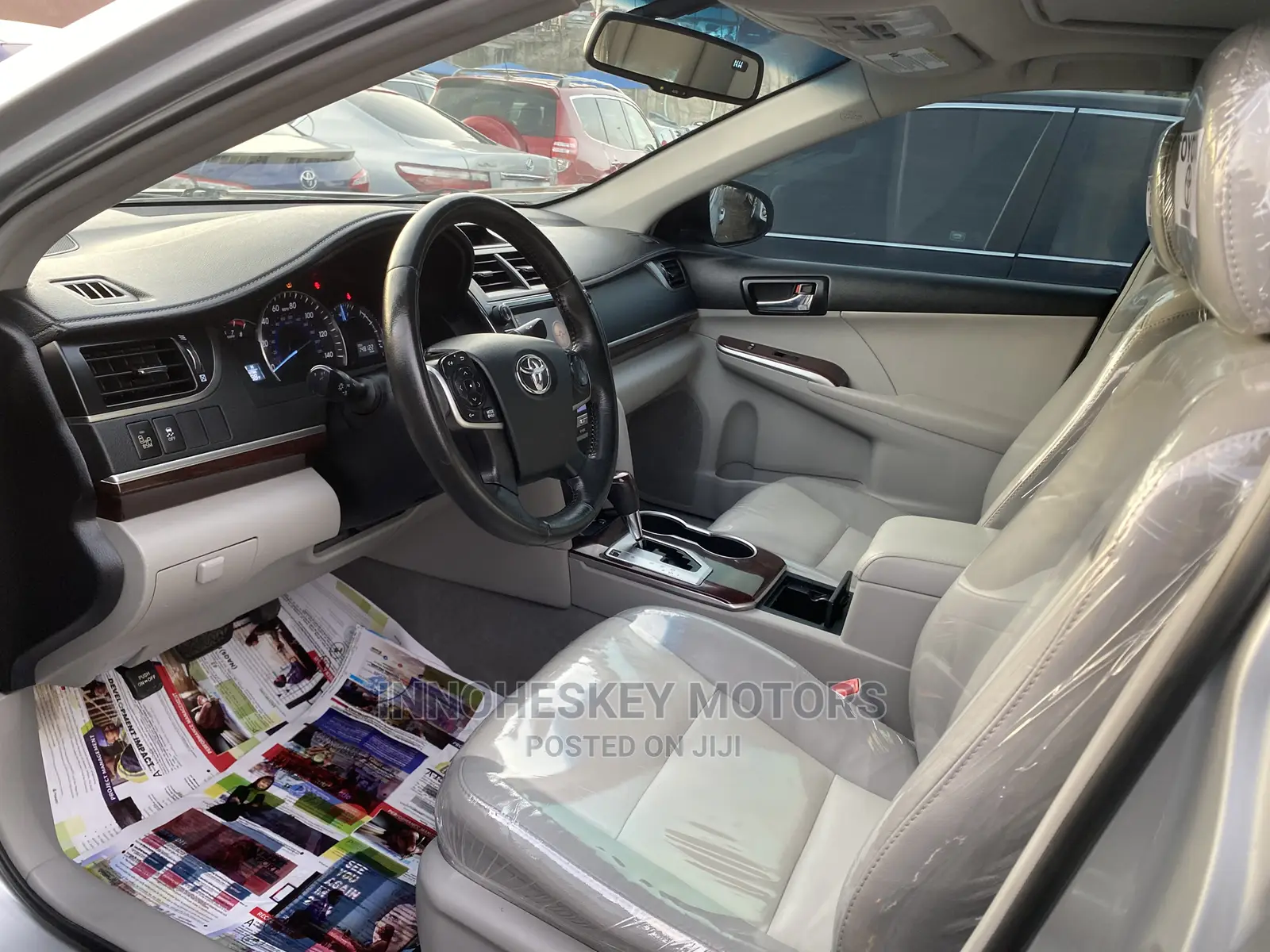 Toyota Camry XLE V6 4dr Sedan (3.5L 6cyl 6A) 2012 Silver