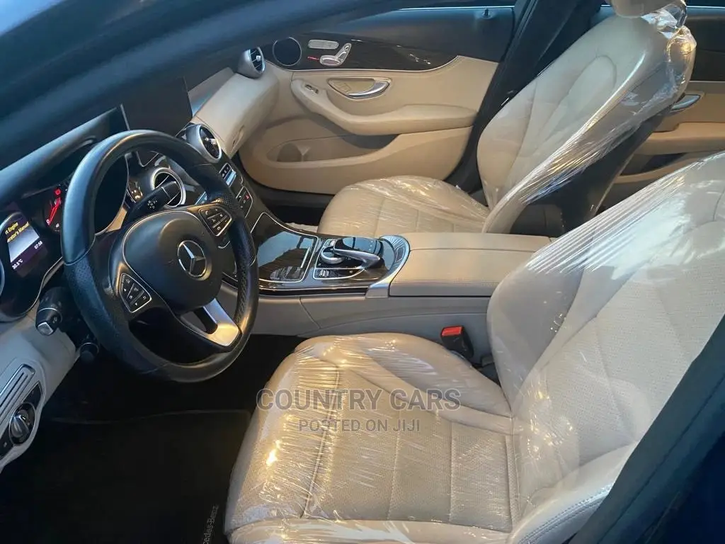 Mercedes-Benz C300 2016 Blue