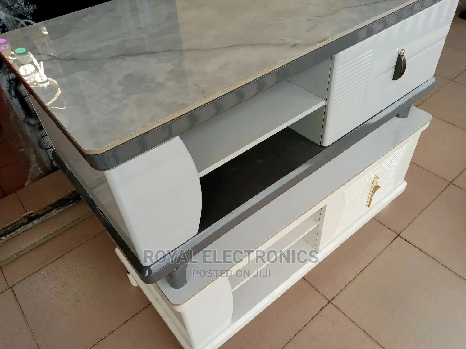 Furniture Centr Table