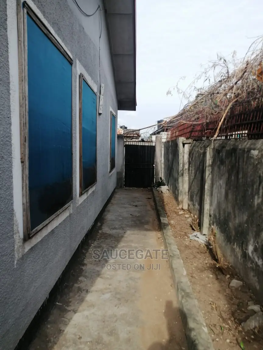 4bdrm Bungalow in Close 44 Satellite for sale