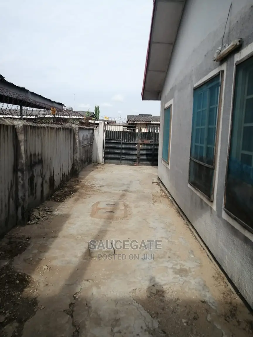 4bdrm Bungalow in Close 44 Satellite for sale