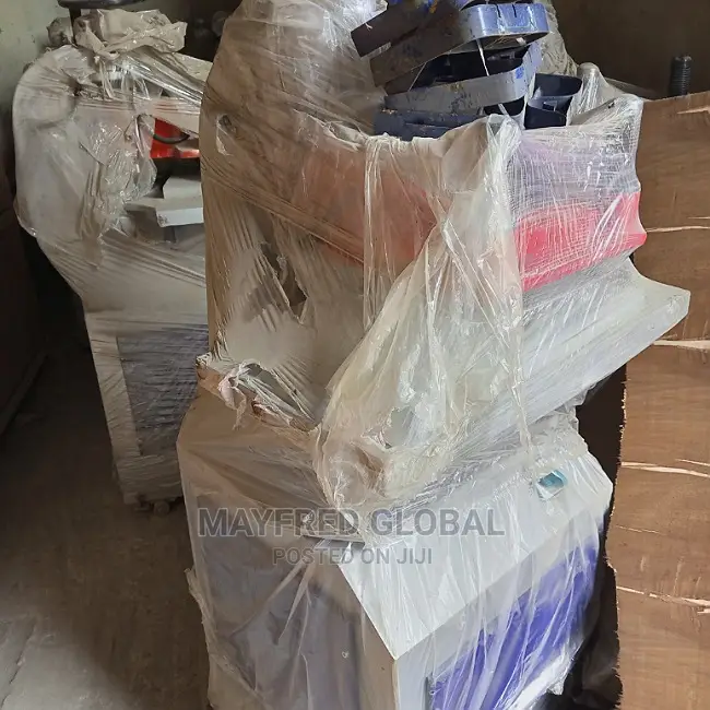 Nylon Hydrolic Punching Machine