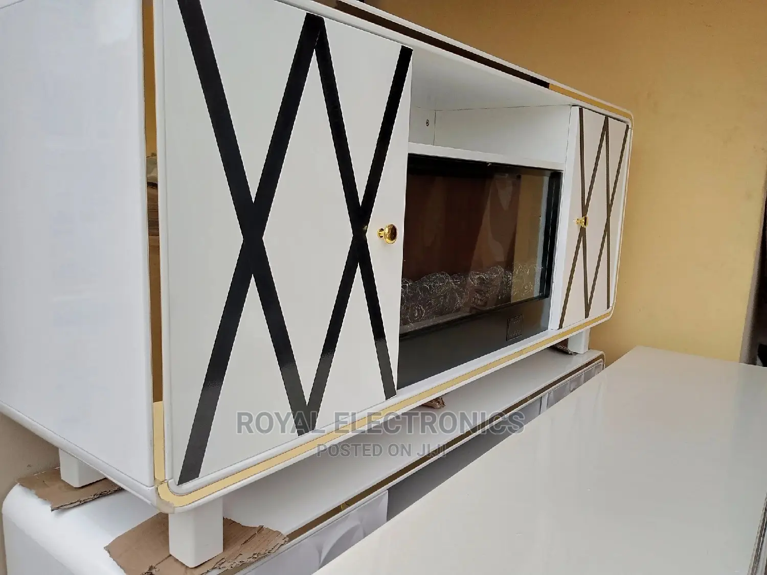Newly Released Universal Royal TV Stand Electric Fire Displa