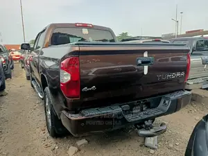 Toyota Tundra 2018 Burgundy