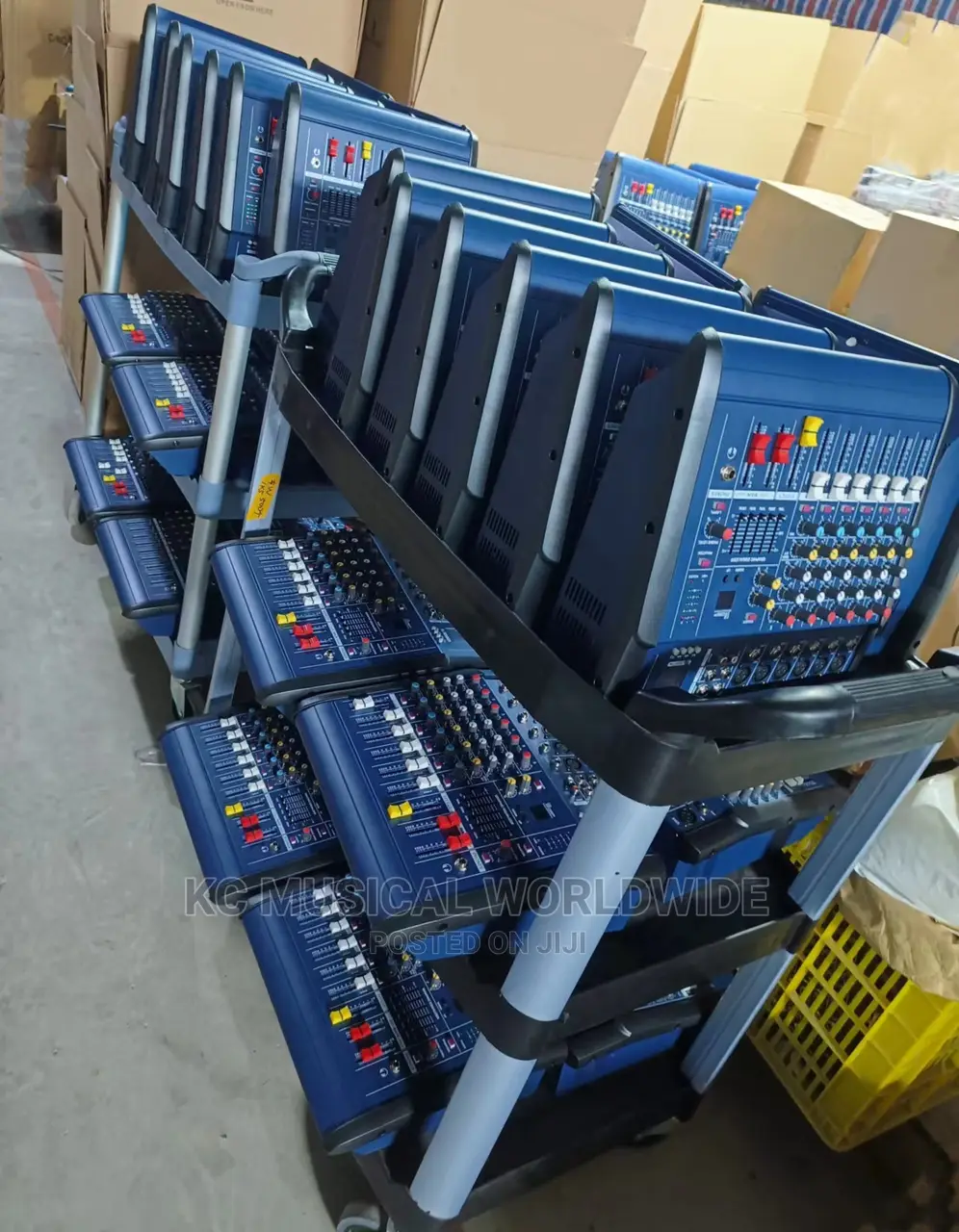 Yamaha/Dynamic Sound Powered Mixer 4chanels