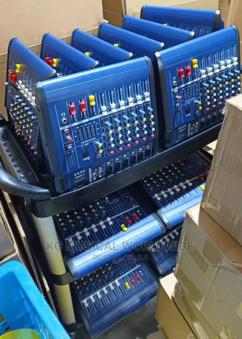 Yamaha/Dynamic Sound Powered Mixer 4chanels