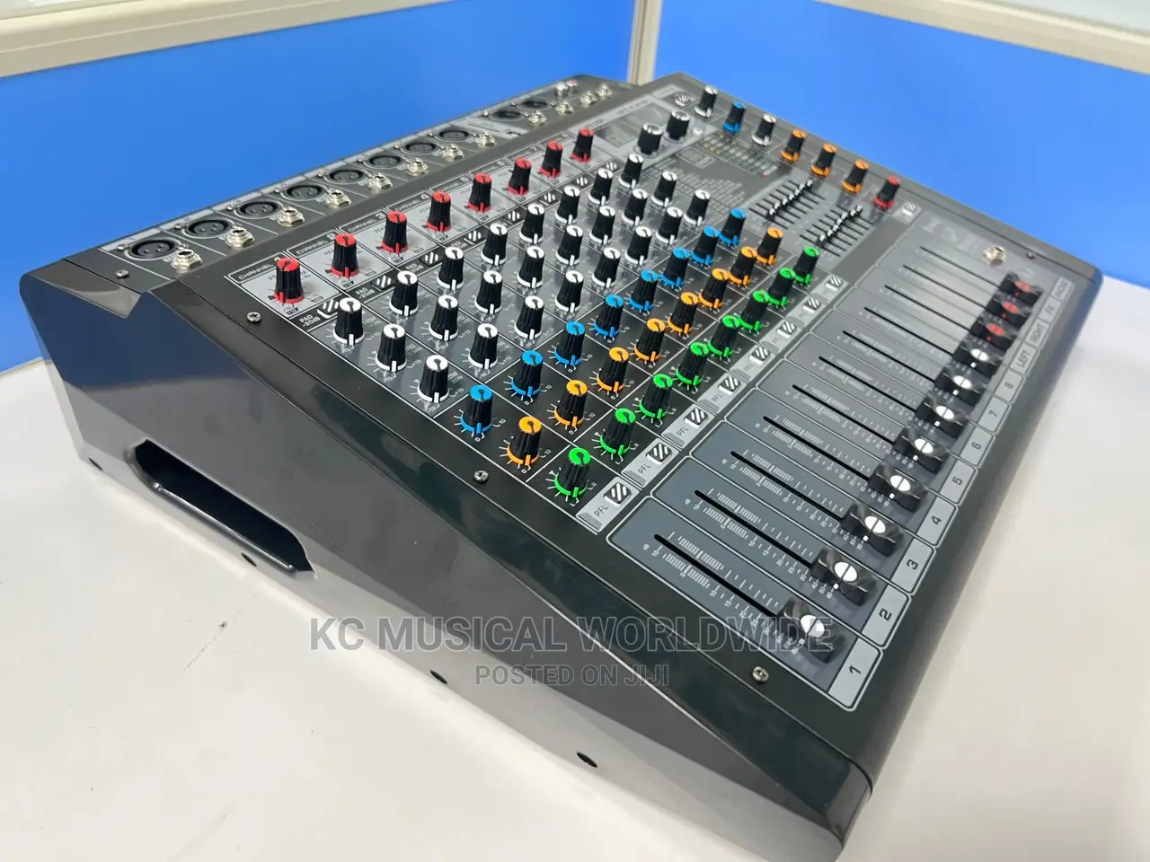 Yamaha/Dynamic Sound 8chanels Powered Mixer