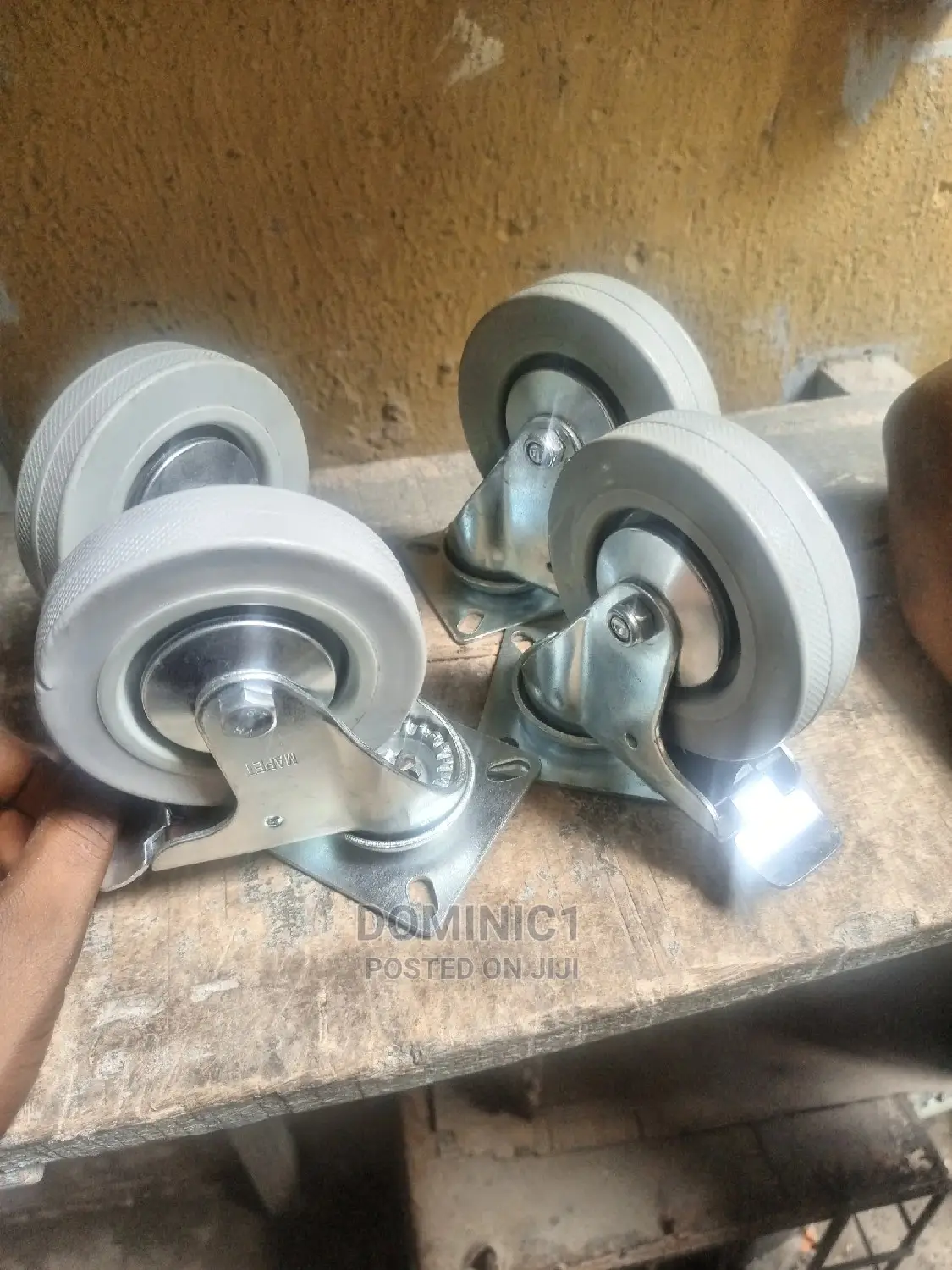 Castors Tires